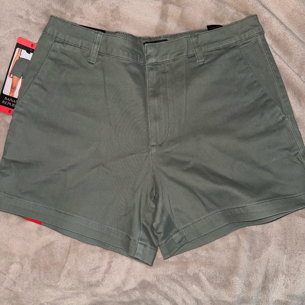 Banana Republic Olive Flat Front Shorts